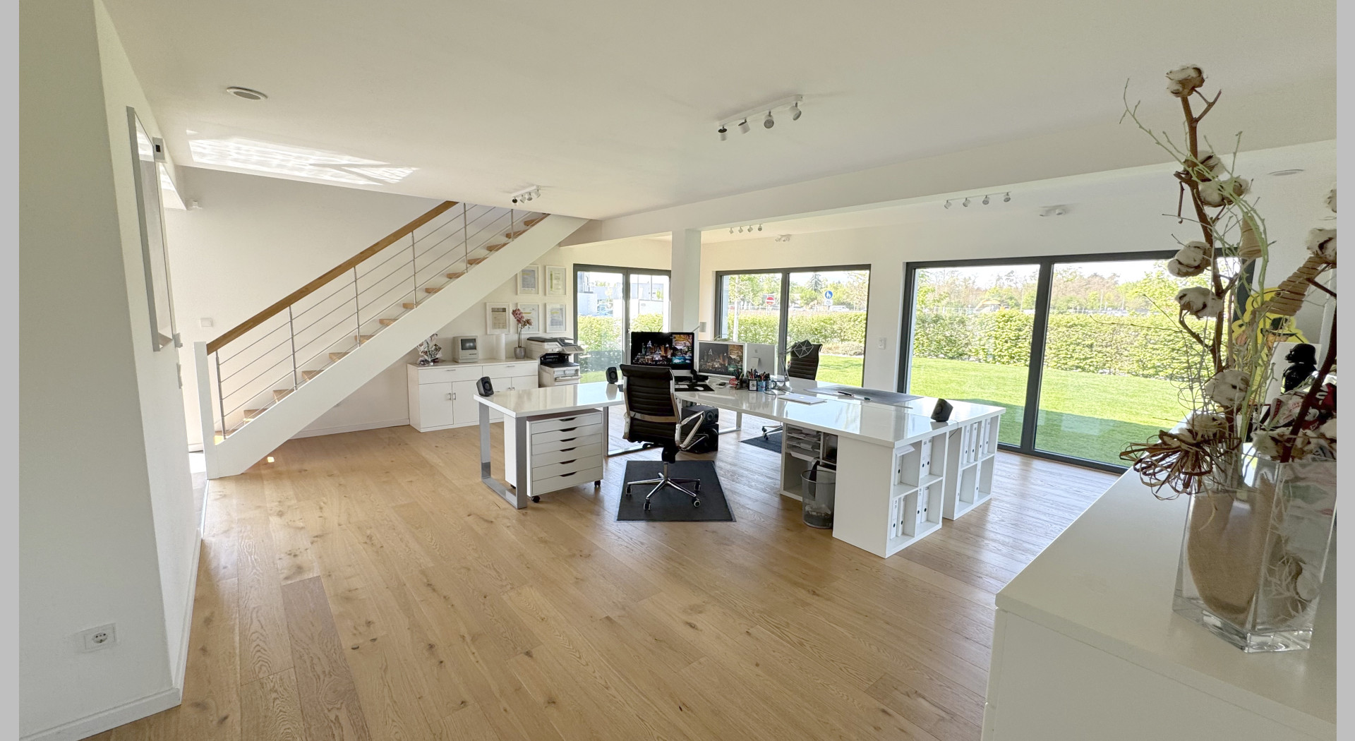 Büro EG